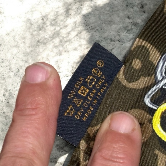 Louis Vuitton Bandeau Monogram Confidential Silk Scarf Brown & Box - Picture 5 of 7